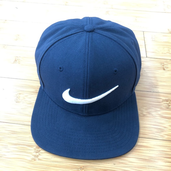nike flat bill snapback